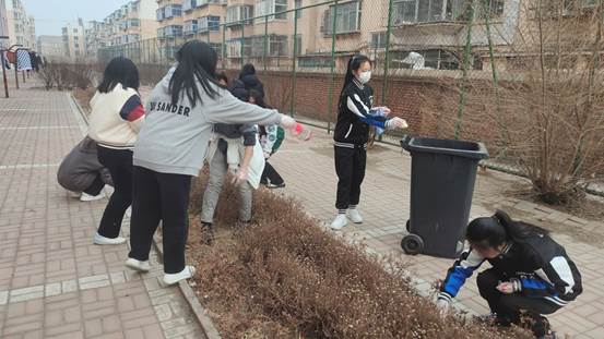 说明: D:\冯宝龙\二级网站\学雷锋\3.20校园死角\81941177f3d38d4c47dae511b130e06.jpg